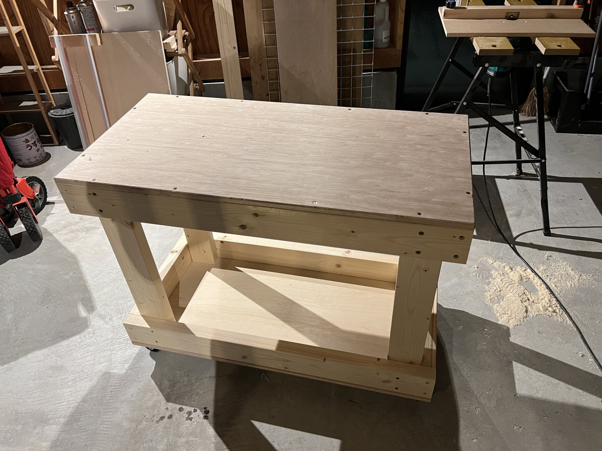 DIY愛好家必見！移動式の木工作業台の作り方と活用術 | つくるぱ！